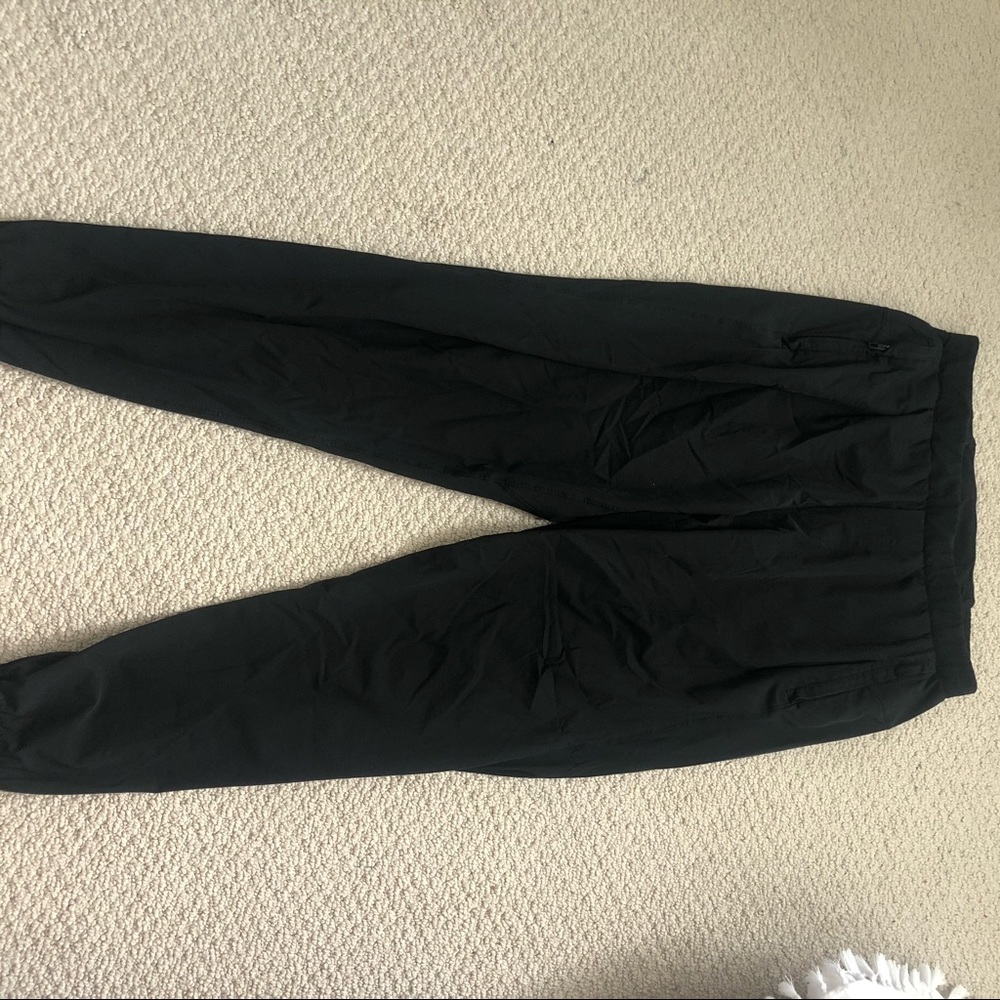 Men’s black lululemon sweatpants